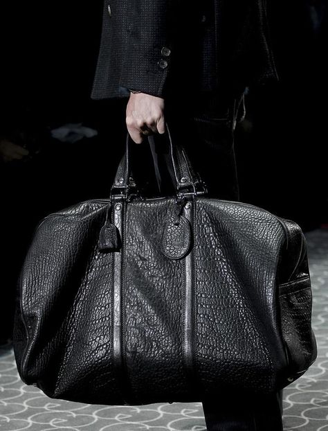 Gucci Men's Bags Fall Gucci Purses, Bag Obsession, Bowling Bags, Men's Bags, Black Man, Mens Leather Bag, Gucci Men, Weekender Bag, Leather Accessories