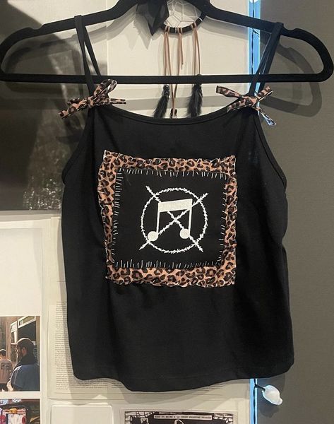 Diy Patch Shirt Ideas, Crust Punk Clothes, Diy Punk Shirt Ideas, Crust Punk Diy, Punk Bleached Shirt, Diy Punk Shirt, Diy Punk Clothes, Diy Punk Tank Top, Punk Fashion Diy