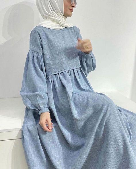 Pin by Dewiayukusuma on Quick Saves | Model pakaian hijab, Model baju wanita, Gaya model pakaian Muslim Fashion Dress Modern, Muslimah Fashion Casual, Moslem Fashion, Modest Fashion Hijab, Hijabi Fashion Casual, Mode Abaya, Modest Dresses Casual, Fashion Muslim, Modesty Fashion