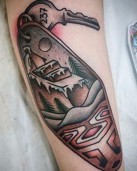 Scary Tattoo Designs, Stephen King Tattoos, Horror Tattoo Ideas, Horror Movie Tattoos, Chain Tattoo, Key Tattoos, Key Tattoo, Movie Tattoo, Movie Tattoos