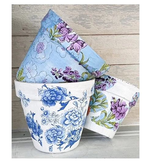 Fabric Covered Pots, Covering Flower Pots With Fabric, Napkin Decoupage Flower Pot, Decoupage Terracotta Pots Diy, Mod Podge With Napkins, Modge Podge Flower Pot, Modge Podge Terra Cotta Pots, Mod Podge Fabric On Wood, Fabric Modge Podge Crafts