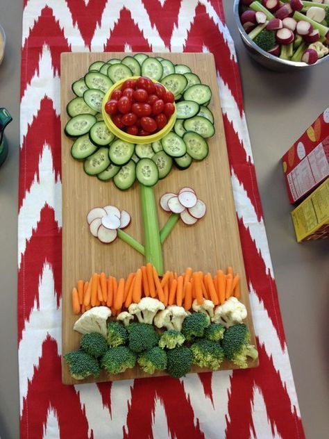 Vegetable Tray, Decorações Com Comidas, Easy Veggie, Tray Ideas, Party Trays, Kids Party Food, Veggie Tray, God Mat, Fruit Platter