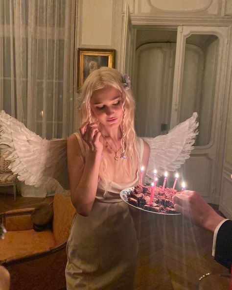 trick or treat | Instagram Dream Party, Sofia Coppola, An Angel, Costume Halloween, Frankenstein, Halloween Outfits, Dress Codes, Angel Wings, Fancy Dress