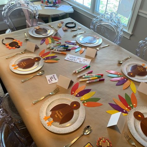 Thanksgiving / KidsGiving Table with Thanksgiving Crafts and Activities Thanksgiving Kid Table, Thanksgiving Kids Table Settings, Kids Thanksgiving Table Decorations, Thanksgiving Centerpieces Kids, Kids Table Thanksgiving, Thanksgiving Table Activities, Thanksgiving Crafts And Activities, Kids Thanksgiving Table, Thanksgiving Dinner Table Decorations