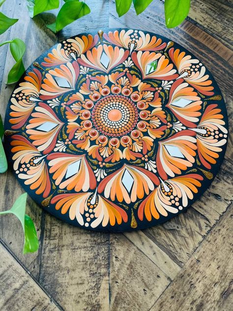 Dotted Mandala, Mandala Art Therapy, Acrylic Painting Tips, Mandala Artwork, Art Mandala, Dot Mandala, Dot Art Painting, Mandala Dots, Mandala Design Art