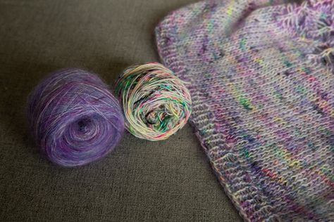 Painterly Yarn Combinations: layering mohair over a base yarn | Tin Can Knits Yarn Combinations, Tin Can Knits, Yarn Color Combinations, Mohair Knit, Mohair Yarn, Afghan Patterns, Shawl Patterns, Dk Yarn, Sock Yarn