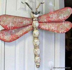 Recycled Table, Dragonfly Yard Art, Recycle Table, Diy Table Legs, Dyi Art, Ceiling Fan Blades, Outdoor Crafts, Dragonfly Art, Table Leg