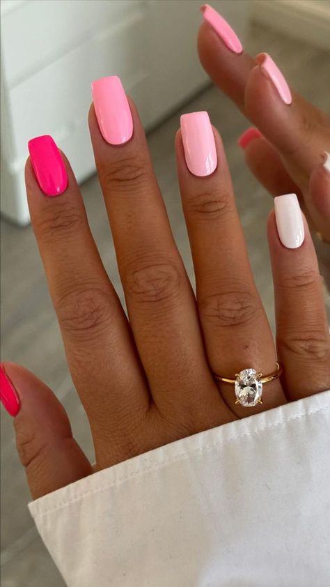 Short Classy Nails, Old Money Nails, Sophisticated Nails, Money Nails, Natural Nails Manicure, Popular Nail Colors, Minimal Makeup Look, Look Rich, Minimal Makeup