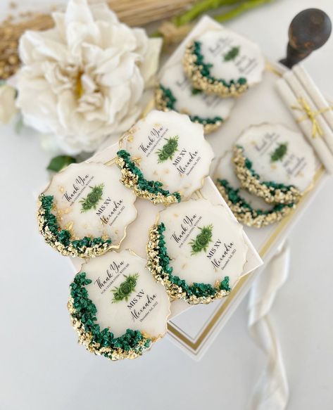 Quince Favors, Party Favors Sweet 16, Gold Quinceanera, Quinceanera Party Favors, Quinceanera Accessories, Butterfly Party Favors, Green Quinceanera, 16 Gifts, Sweet 16 Favors