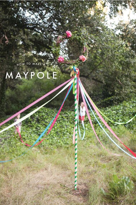 Maypole DIY | Oh Happy Day! (Ribbon from @Paper Mart) Maypole Diy, May Pole, Summer Solstice Party, May Day Baskets, Solstice Party, Ribbon Dance, Coachella Party, Hippie Baby, Festival Theme