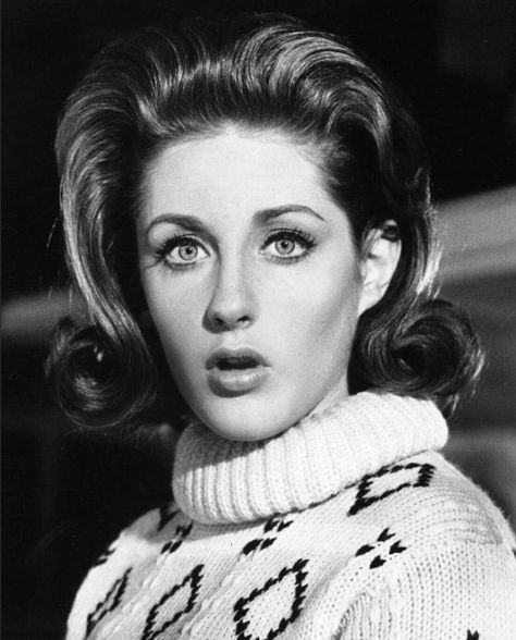 Melody Timeless Lesley Gore 1960s, Emoticons Text, Gore Memes, 70s Singers, Lesley Gore, Reaction Photos, Silly Goofy, Model Outfits, Brooklyn New York