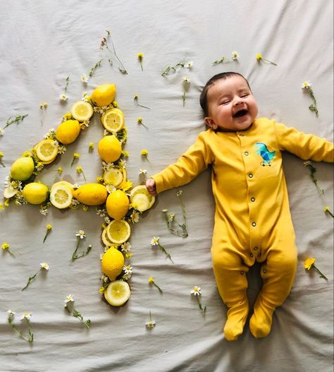 Lemon Baby Photoshoot, 4 Months Baby Photoshoot Ideas, 3 Month Old Baby Pictures, Twin Baby Photos, Baby Holiday Photos, 1 Month Baby, 4 Month Baby, Baby Milestones Pictures, Monthly Pictures