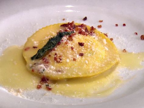 Raviolo al Uovo recipe from Anne Burrell via Food Network. Ravioli stuffed with ricotta and a soft egg yolk. Anne Burrell, Valentines Dinner, Worst Cooks, Recipe Pasta, Mario Batali, Pasta Roller, Pasta Machine, Food Favorites, Supper Club