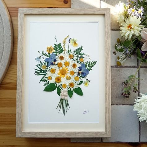 Learn How To Turn Summer Flowers Into Pressed Art in This Online Class Spring Potpourri, Pressed Flowers Framed, Bouquet Of Daisies, Blue Pansies, Pressed Flowers Diy, Pressed Flowers Frame, Flower Pressing, Flowers Frame, Pressed Flower Crafts