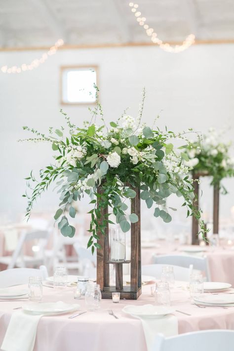 25 Creative DIY Wedding Ideas https://www.southerncrushathome.com/25-diy-wedding-projects/ Spring Wedding Centerpieces, Elegant Spring Wedding, Elegant Wedding Centerpiece, Tall Wedding Centerpieces, Rustic Elegant Wedding, Floral Design Studio, Wedding Floral Centerpieces, Reception Centerpieces, Tall Centerpieces