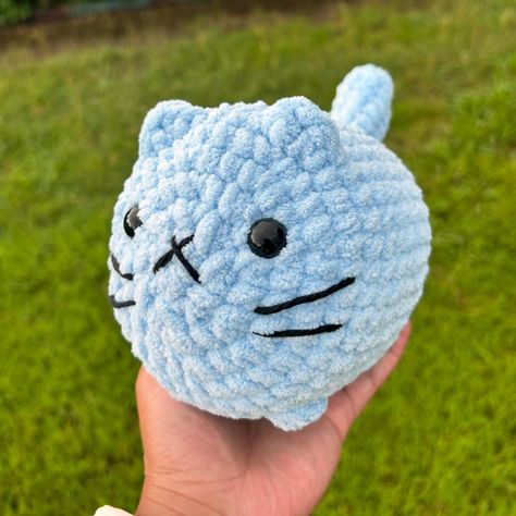 day 30 of AmiguruMay! a cozy loaf cat for a rainy day ♡ pattern by @anniecarrawayart • • • • • • • • • #amigurumi#amigurumay#plushie#plushies#crochet#crochetaddict#handmade#yarn#yarnaddict#yarnlove#smallbusiness#smallbusinessowner#soft#toys#textile#textileart#art#artist#etsy#etsyseller#etsyshopowner#etsyshop#cat#crochet#cat#loafcat Crochet Loaf Cats Pattern, Loaf Cat Crochet Pattern Free, Loaf Cat Crochet Pattern, Crochet Cat Plush, Plush Ideas, Crochet Soft Toy, Plushies Crochet, Loaf Cat, Ash Ash