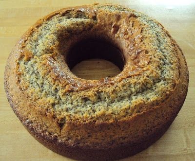 Poppyseed Coffee Cake, Poppy Seed Cake Recipe, Poppy Seed Bundt Cake, Poppyseed Cake, Butter Pecan Cake, Seed Cake, Poppy Seed Cake, Baking Desserts, Pecan Cake