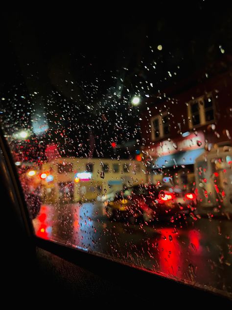 Car Window Aesthetic, Rainy Window, City Rain, Rain Pictures, Rainy Day Aesthetic, I Love Rain, Bf Picture, Love Rain, Moon Pictures