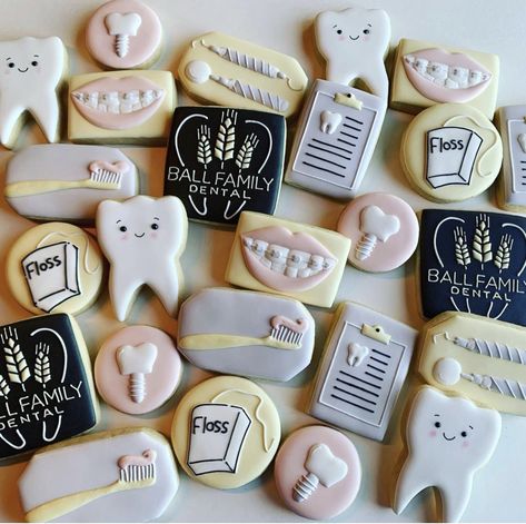 Dental Graduation Party Ideas, Referral Baskets, Ortho Assistant, Dentist Cookies, Dental Cookies, Teeth Cookies, Dental Cake, Dental Hygiene Graduation, Medical Cookies