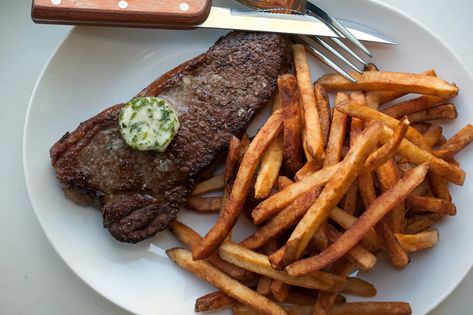 Red Cow - Madrona - Seattle - The Infatuation Béarnaise Sauce, Beef Entrees, Beef Steaks, Perfect Roast Chicken, Paris Kitchen, Steak Side Dishes, Classic French Dishes, Dream Food, Steak Frites