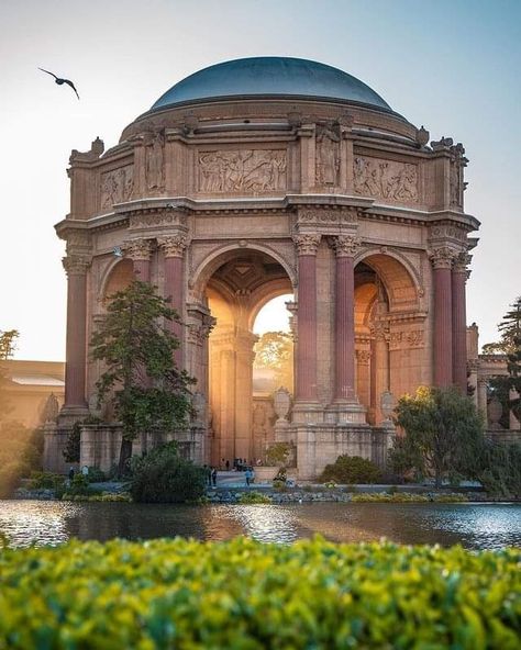 Palace of Fine Arts San Francisco 📸: [instagram.com/dieegoedu] San Francisco Palace Of Fine Arts, Palace Of Fine Arts San Francisco, Palace Of Fine Arts, Ancient Architecture, Ballroom, Palace, Photography Inspiration, San Francisco, Fairy Tales