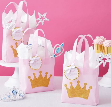 Princess Gift Bags, Princess Party Bags, Return Gifts For Kids, Princess Theme Birthday Party, Boys First Birthday Party Ideas, Princess Party Favors, Birthday Goodie Bags, Girls Party Favors, Princess Theme Party