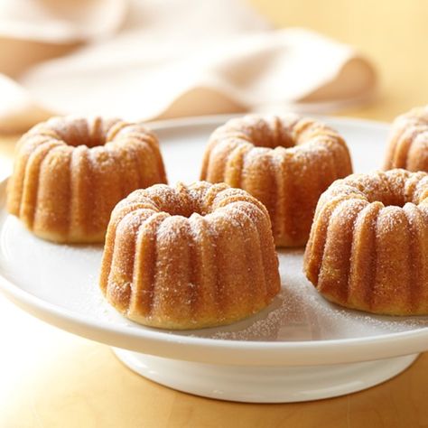 Williams Sonoma.  Nordic Ware Mini Bundt Cake Pan.  Mini cakes.   Miniature cakes perfect for individual servings.  Finish with a simple dusting of sugar, a light glaze or elaborate decoration. Mini Bundt Cakes Recipes, Buckwheat Cake, Mini Bundt, Cake Mini, Mini Bundt Cakes, Bundt Cake Pan, Zucchini Cake, Miniature Cake, Tea Cake