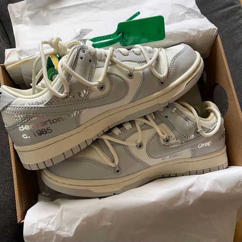 #sneakerhead #sneakers #sneakersnike #dunks #offwhite #offwhitecovirgilabloh #lot25 #nikesneakers #nike Offwhite Dunks Outfit, Nike Sneakers Aesthetic, Offwhite Dunks, Off White Dunks, Nike X Off White, Nike Aesthetic, Off White Dunk, Sneakers Aesthetic, Aesthetic Sneakers