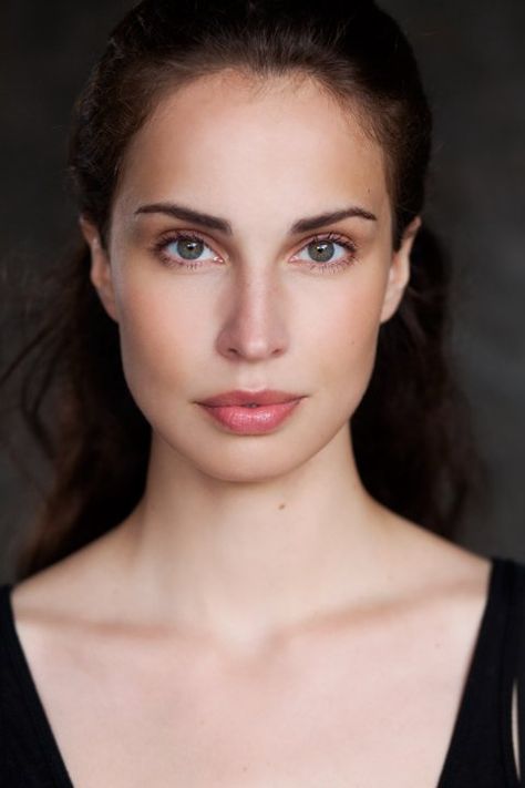 Heida Reed, Poldark Series, Aidan Turner Poldark, Ross Poldark, Aidan Turner, Costume Drama, Stunning Eyes, Film Serie, Female Images