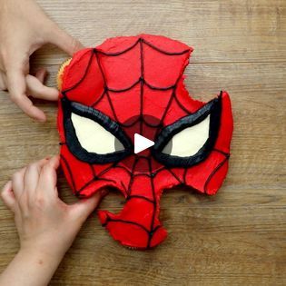 Incredible Cupcakes, Spiderman Cupcakes, Pull Apart Cupcakes, Montessori Homeschool, Spiderman Cake, Cake Decorating Ideas, Amazing Spider, Kids Cake, Diy And Crafts