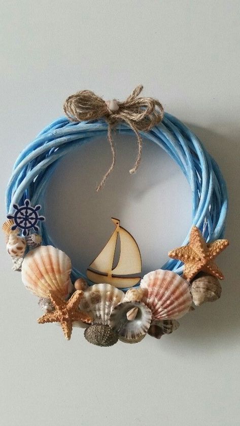 Fall Landscape Ideas, Seaside Wreath, Seashell Wreaths, Beach Wreaths, Dekoratívne Vence, Beach Decorations, Beach Crafts Diy, Oyster Art, Seashell Art Diy