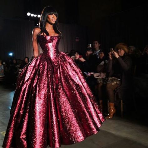 Zac Posen (@zacposen) • Instagram photos and videos Zac Posen Gown, Zac Posen Dress, Gala Dresses, Zac Posen, Naomi Campbell, Fashion Weeks, Glam Dresses, Instagram Foto, Beautiful Gowns