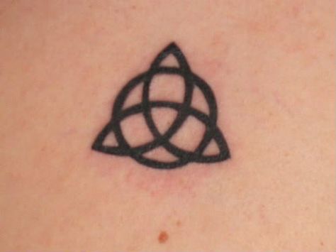 Charmed Tattoo, Charmed Symbol, Tattoos Names, Triquetra Tattoo, Upper Back Tattoo, Tattoo Tv Shows, Tv Tattoo, Fandom Tattoos, Charm Tattoo