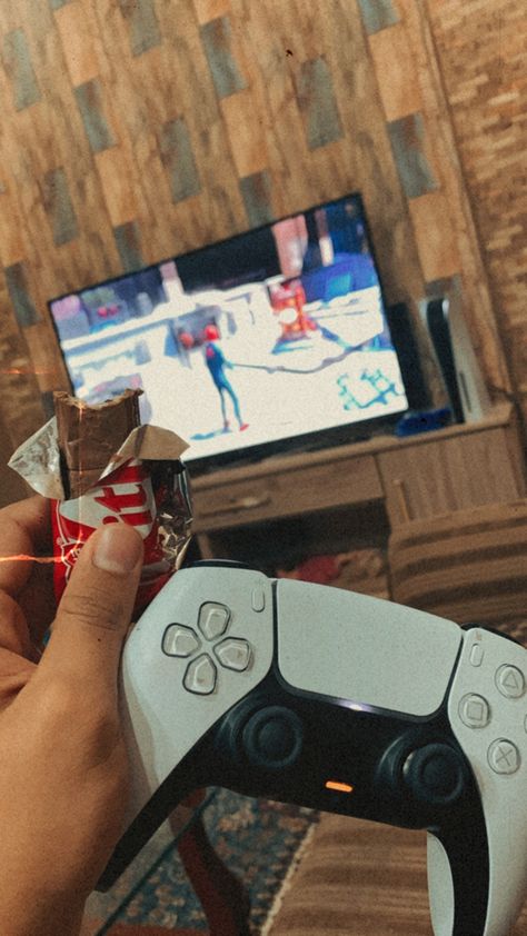 #ps5 #dinner #spiderman #aesthetic #kitkat #game #gameday #aestheticedits #aesthetictumblr #snapchat #snapchatideas #tiktok Ps5 Console Aesthetic, Ps5 Spiderman, Spiderman Aesthetic, Funny Snapchat Stories, Free Time Activities, Great Song Lyrics, Video Game Room Design, Army Girlfriend Pictures, Ps5 Games