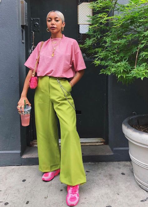 Bright Prints Fashion, Professional Funky Outfits, Colorful Wide Leg Pants, Colorful Mid Size Outfits, Cool Color Combinations Outfit, Outfit Ideas Colorful Street Styles, Artsy Womens Fashion, Orange Shoes Outfit Summer, Playful Style Fashion