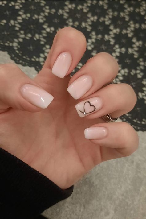 Business Casual Nails Designs, Nokti Za Krizmu, Classic Nails Elegant Short, Short Nails For Nurses, Performance Nails, Nails For Nurses, Nursing Nails, Nails Kurz, Nurse Nails