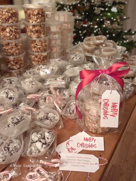 Winner of the Giveaway & More Packaging Ideas - White G... Crinkles Packaging Ideas, Breakfast Package Ideas, Ballerina Cartoon, Giveaways Ideas, Christmas Cookies Gift, Homemade Cinnamon Rolls, Christmas Basket, Chocolate Crinkle Cookies, Chocolate Crinkles