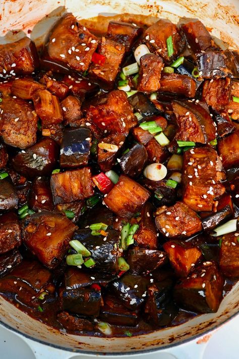 Chinese Braised Eggplant, Low Calorie Asian Recipes, Braised Eggplant, Chinese Eggplant Recipes, Asian Sides, Vegetarian Chinese Recipes, Eggplant With Garlic Sauce, Asian Treats, Chicken Eggplant