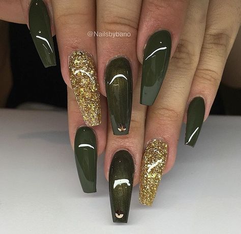 Green Acrylic Nails, Green Nail Designs, Gold Nail, Cute Acrylic Nail Designs, Fall Acrylic Nails, Glam Nails, Nail Designs Glitter, Glitter Nail Art, Coffin Nails Designs