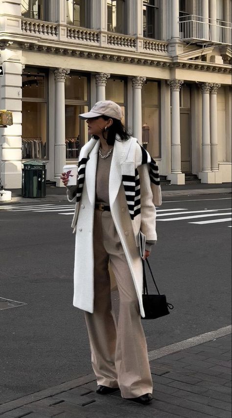 Paris Outfits, Classy Work Outfits, White Coat, 가을 패션, Looks Style, Winter Fashion Outfits, Fall Winter Outfits, Womens Fashion Trends, Look Fashion