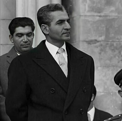 Mohammadreza Shah, Iranian Photography, Mohammad Reza Shah, Reza Shah Pahlavi, Empress Farah, Reza Shah, King Of Persia, Pahlavi Dynasty, Farah Diba