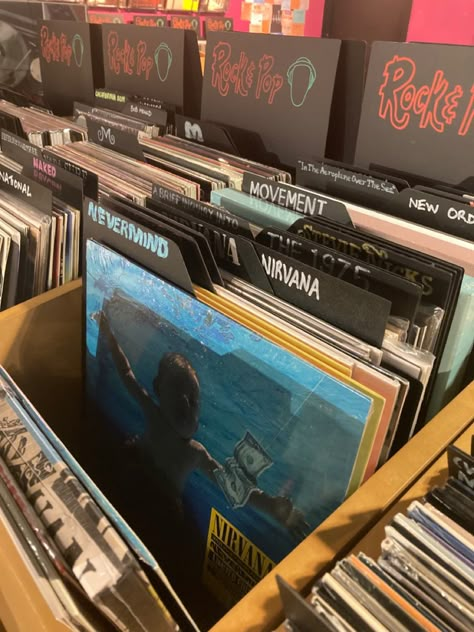 Freya Core, Nirvana Vinyl, Nevermind Nirvana, Teen Room Designs, Vinyl Aesthetic, Retro Graphic Design, Vinyl Cd, Record Shop, Record Players