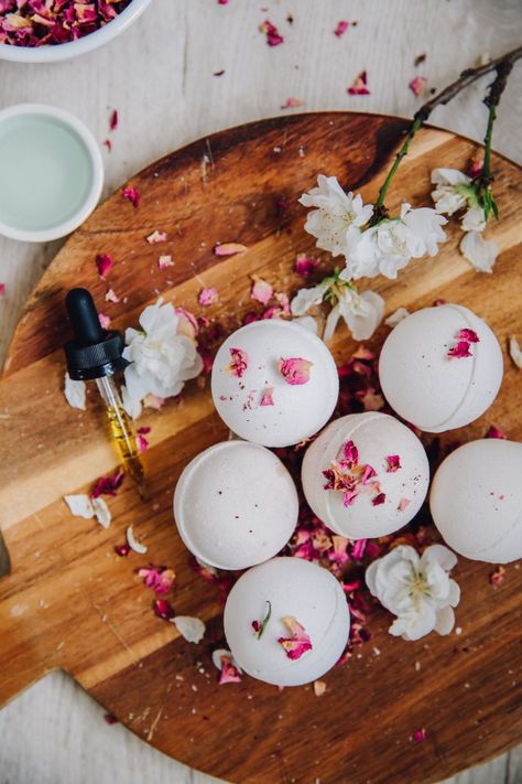 CBD Infused Bath Bombs Should Be Your Next DIY Project - Camille Styles Bath Boms, Lotion Recipe, Camille Styles, Bath Bomb Recipes, Beauty Products Photography, Diy Skincare, Natural Bath, Relaxing Bath, Diy Bath Products