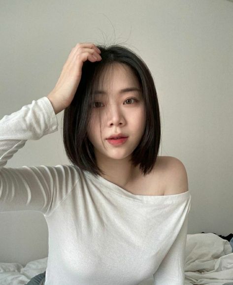 Korean Short Hair, Hair Inspiration Long, Asian Short Hair, Hair Inspiration Short, Lob Hairstyle, Hair Stylies, Haircuts Straight Hair, Short Hair Haircuts, Girl Short Hair