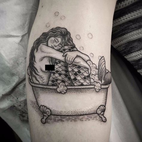 Mermaid Bathtime by Susanne Suflanda Konig #suflanda #SusanneKonig #blackwork #dotwork #linework #blackandgrey #mermaid #lady #pinup #bubblebath #bubbles #bathtub #tattoooftheday Bathtub Tattoo, Abstract Mermaid, Fat Mermaid, Empowering Tattoos, Mermaid Tattoo Designs, Astronaut Tattoo, Our Mindful Life, Capricorn Tattoo, Watercolor Mermaid