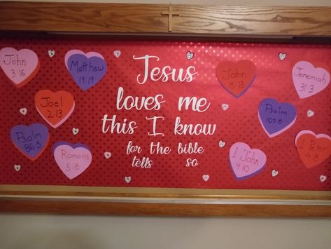 Valentines Day Bulletin Board Ideas, Bulletin Board Preschool, Sunday School Valentines, Church Valentines, February Bulletin Boards, Religious Valentines, Valentine Bulletin Boards, Christian Bulletin Boards, Valentines Day Bulletin Board