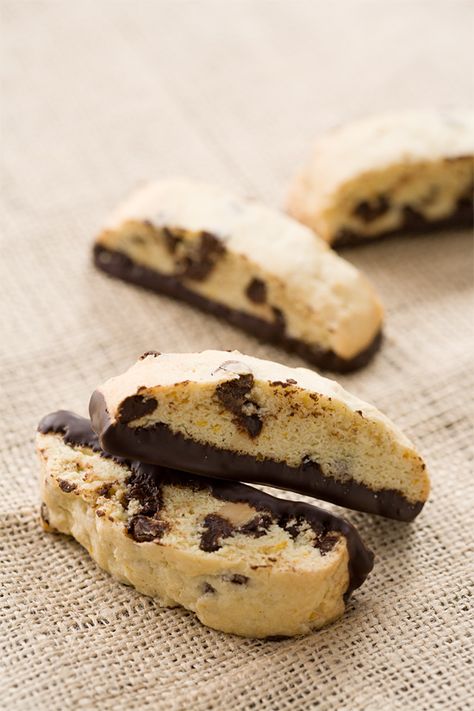 Orange Dark Chocolate, Chocolate Biscotti, Biscotti Cookies, Dessert Aux Fruits, Biscotti Recipe, Desserts Vegan, Cookies For Kids, Perfect Cookie, Tea Cakes