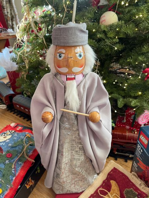 Nutcracker
Harry Potter Harry Potter Nutcracker, Drummer Nutcracker, Mouse King Nutcracker, Nutcracker Diy, Nutcracker Ideas, Rude Christmas Cards, Nutcracker Crafts, Nutcracker Characters, Harry Potter Christmas Tree