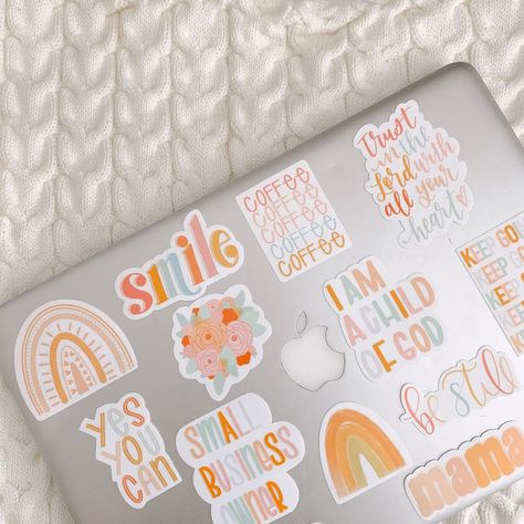 Aesthetic Laptop Stickers #diyclearstickers Aesthetic Water Bottle Stickers, Stickers On Laptop Aesthetic, Laptop Design Stickers, Water Bottle Stickers Ideas, Hydroflask Stickers Ideas, Stickers On Water Bottles, Laptop With Stickers, Laptop Decoration Stickers, Sticker On Laptop