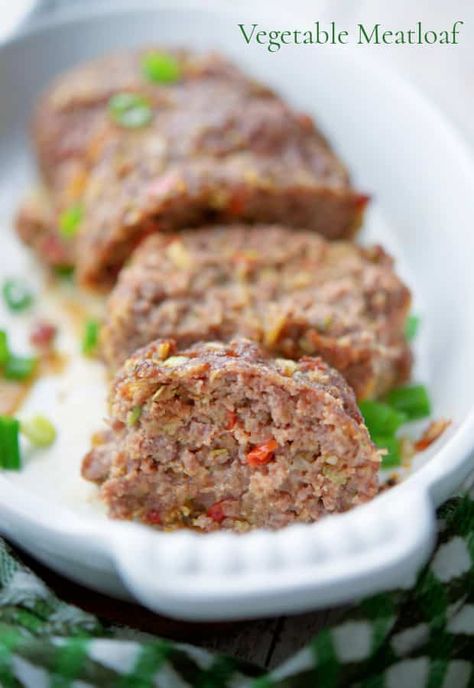 Vegetable Meatloaf made with lean ground beef, Knorr Vegetable Mix, eggs and Panko breadcrumbs is super flavorful and easy to make. #meatloaf #groundbeef #dinner Balsamic Meatloaf, Cheesy Meatloaf, Veal Recipes, Vegetable Recipe, Vegetable Meatloaf, Blogger Photos, Hamburger Meat, Meatloaf Recipe, Minced Meat